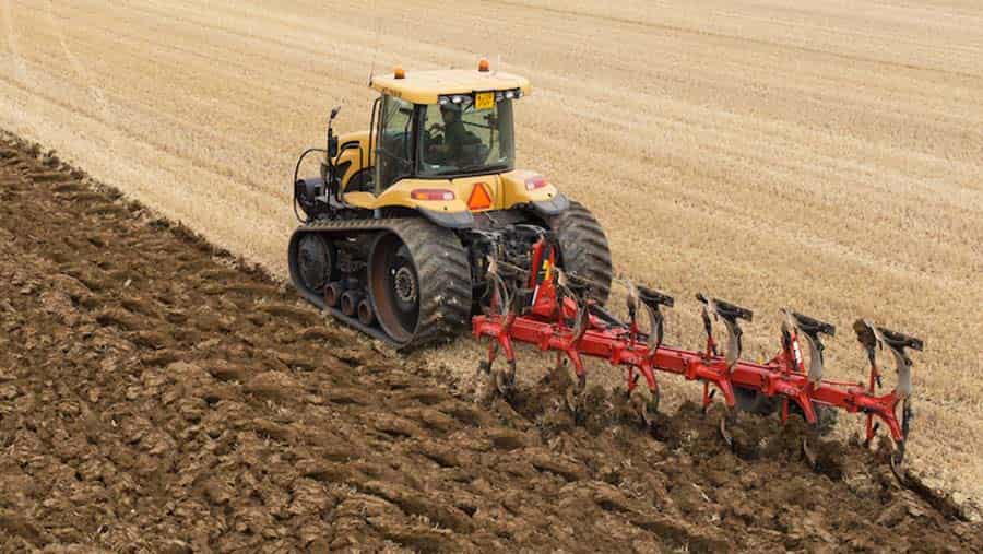 گاوآهن شخم زدن با کاربرد بی رقیب در عملیات مزرعه